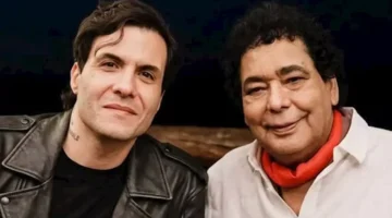 محمد منير وأمير عيد يشعلان مواقع التواصل بأداء “علموني عينيكي”